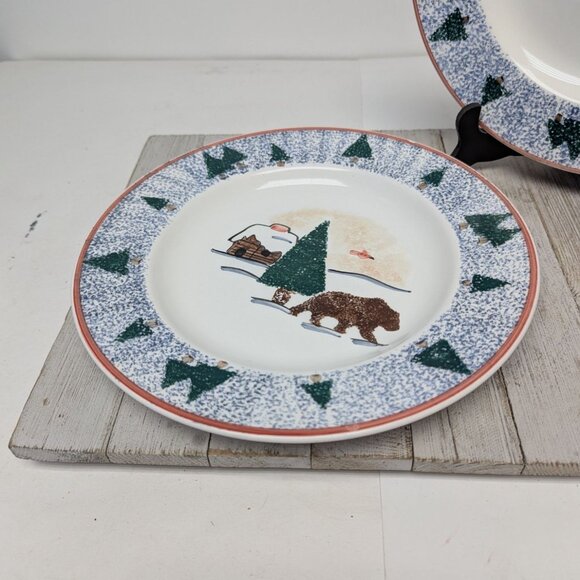 Hudson Bay 1999 Dinner Plates Set 2 Vintage Sponge Paint Christmas Trees Cabin - Picture 2 of 7